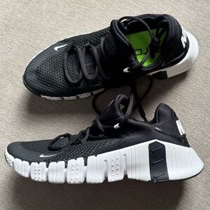 Nike Black White Athletic Shoes with Green Insole